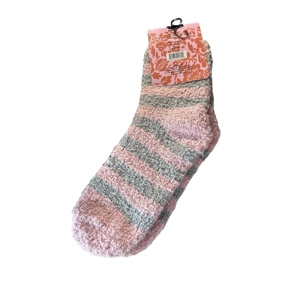 NWT Carnival Ladies Super Soft Slipper Socks /Fuzzy Crew Socks Striped Pink Gray